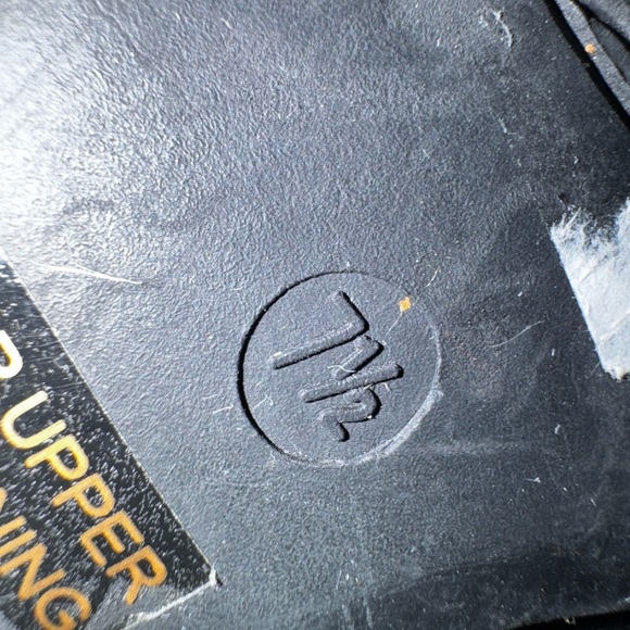 Classic Black Slingback Kitten Heels - Picture 4 of 5